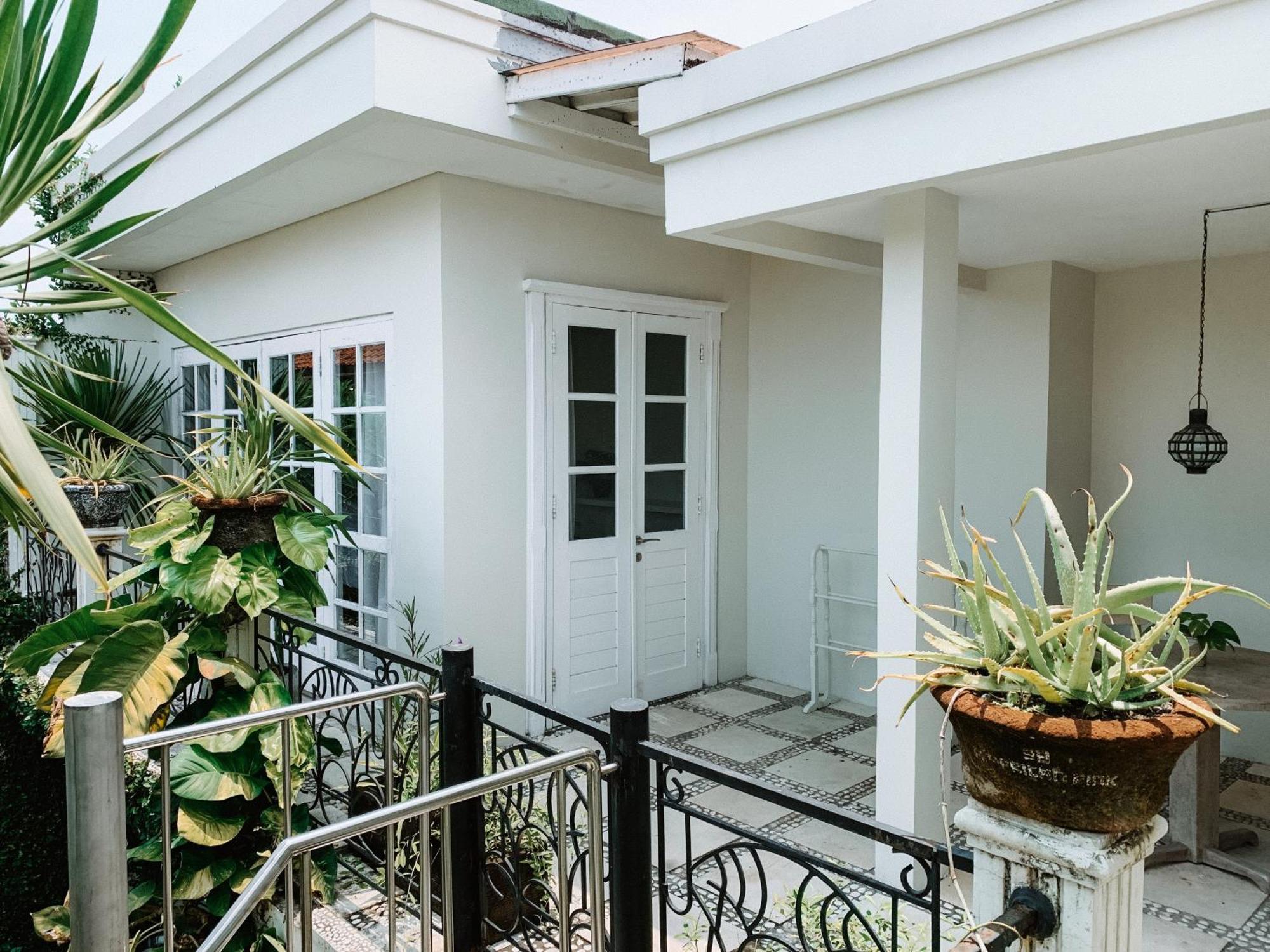 מלון סמיניאק Casa Artista By Kresna Hospitality מראה חיצוני תמונה